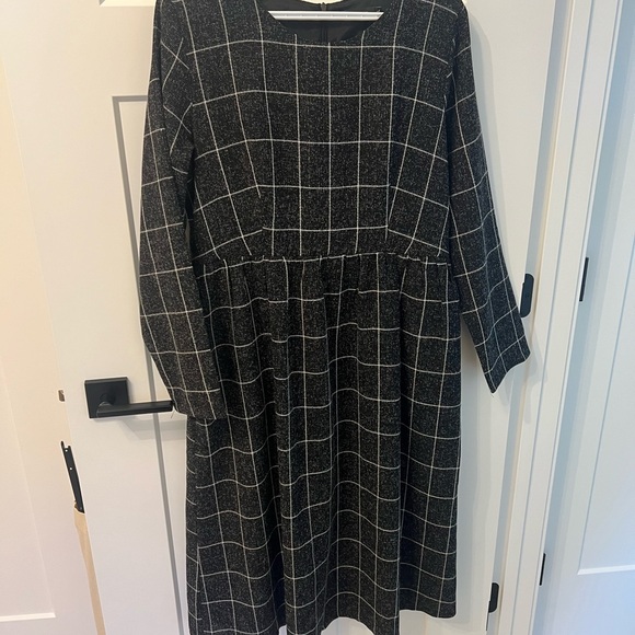 Roolee Dress- Size XL - Picture 6 of 6